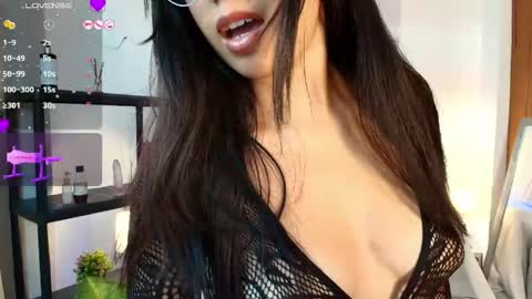 Snapshot of luna_ferrer10 chatting on 05/19/26, 08:59 Luna Ferrer online show from 05/19/26, 08:59