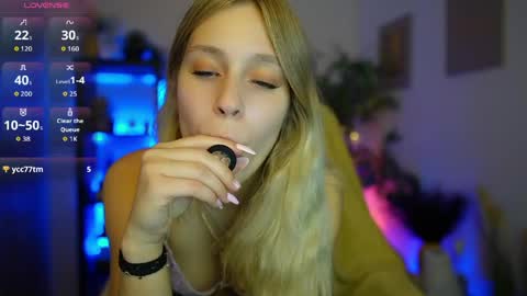 luna_grace18 online show from 04/22/26, 02:18