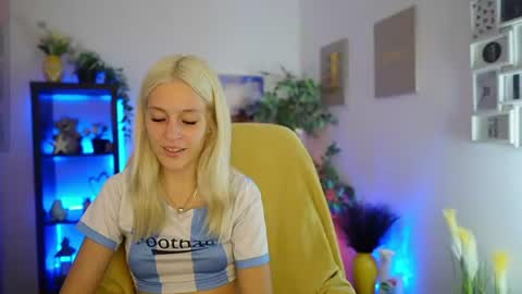 Snapshot of luna_grace18 chatting on 06/30/26, 01:01 luna_grace18 online show from 06/30/26, 01:01