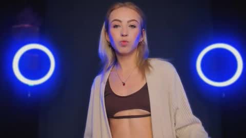 Snapshot of luna_helles chatting on 01/14/26, 06:19 Elizabeth online show from 01/14/26, 06:19