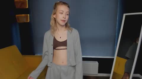 Snapshot of luna_helles chatting on 01/18/26, 07:56 Elizabeth online show from 01/18/26, 07:56