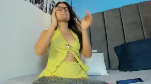 luna_honey9 online show from 06/25/26, 05:12