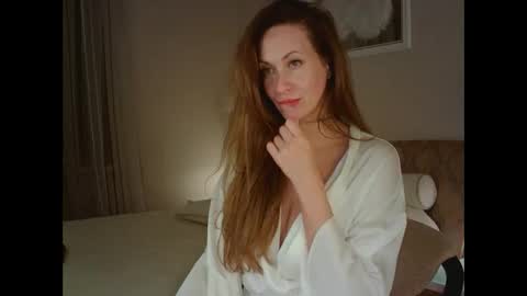 luna_hoti online show from 05/09/26, 11:43
