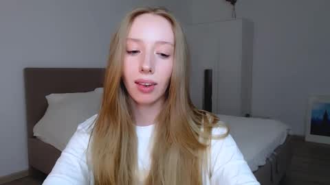 Luna online show from 12/29/24, 12:41