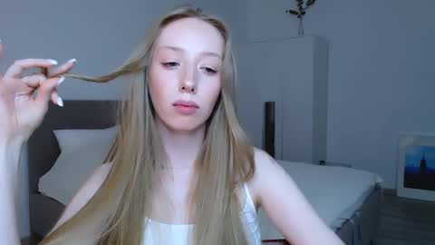 Luna online show from 01/18/25, 11:55