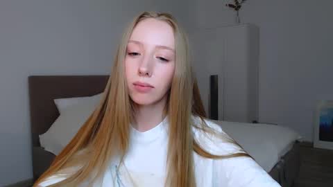 Luna online show from 02/12/25, 10:59