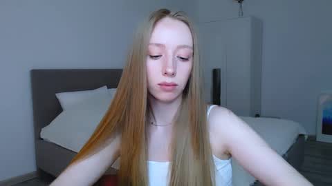 Luna online show from 02/17/25, 10:03