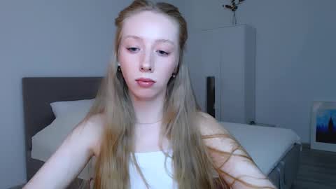 Luna online show from 02/20/25, 08:03