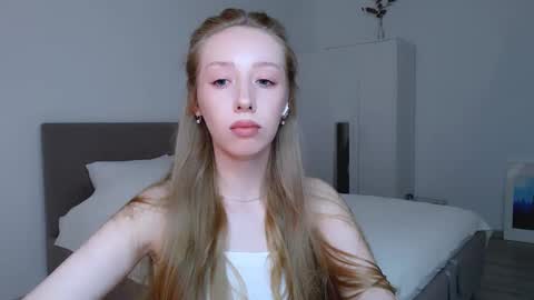 Luna online show from 02/23/25, 06:56