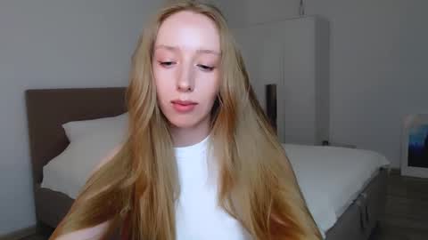 Luna online show from 02/26/25, 10:09