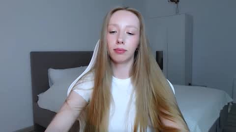 Luna online show from 09/11/25, 08:09