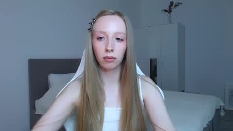 Luna online show from 10/03/25, 08:06