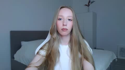 Luna online show from 10/08/25, 09:01