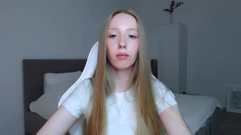 Luna online show from 10/20/25, 08:09