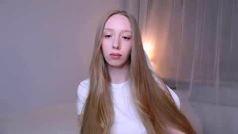 Luna online show from 04/17/26, 09:18