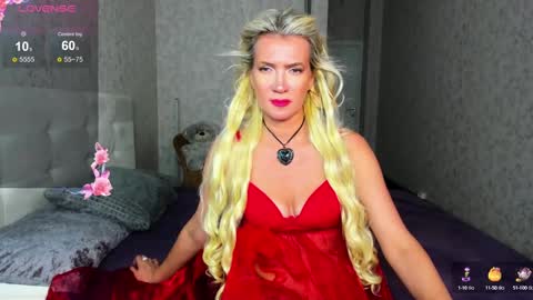 luna_lew1s online show from 01/29/25, 02:21