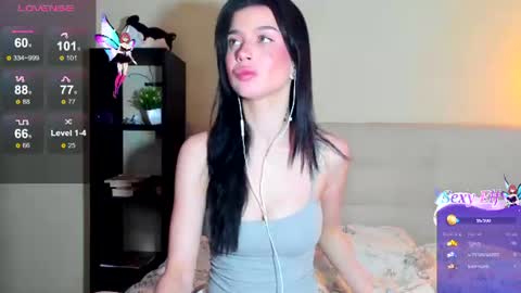 Snapshot of luna_lips chatting on 06/23/26, 11:36 Hi everyone my name is Tina online show from 06/23/26, 11:36