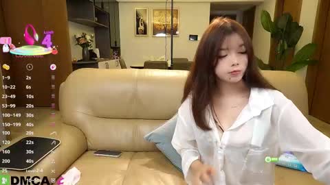 luna online show from 11/10/25, 12:37
