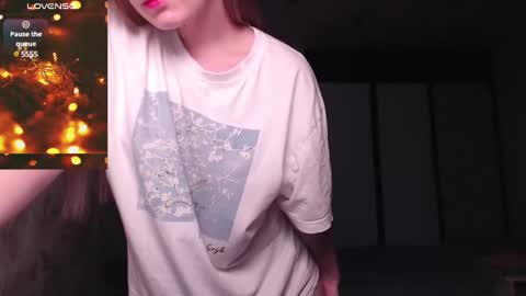 Snapshot of luna_loveisgood chatting on 12/02/24, 12:18 Luna online show from 12/02/24, 12:18