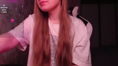 Snapshot of luna_loveisgood chatting on 01/12/25, 11:36 Luna online show from 01/12/25, 11:36