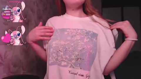 Snapshot of luna_loveisgood chatting on 02/09/25, 10:31 Luna online show from 02/09/25, 10:31