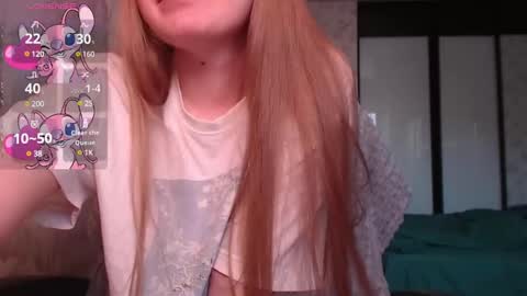 Snapshot of luna_loveisgood chatting on 02/26/25, 08:48 Luna online show from 02/26/25, 08:48