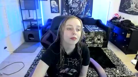 Luna online show from 04/20/26, 02:14