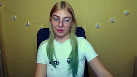 Snapshot of luna_lush_ chatting on 12/07/24, 12:13 Luna online show from 12/07/24, 12:13