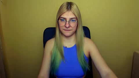 Snapshot of luna_lush_ chatting on 02/06/25, 09:11 Luna online show from 02/06/25, 09:11