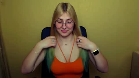 Snapshot of luna_lush_ chatting on 02/07/25, 12:06 Luna online show from 02/07/25, 12:06