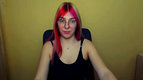 Snapshot of luna_lush_ chatting on 02/20/25, 09:11 Luna online show from 02/20/25, 09:11