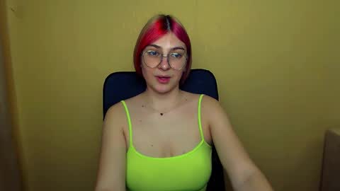 Snapshot of luna_lush_ chatting on 03/11/25, 11:23 Luna online show from 03/11/25, 11:23