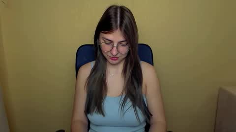 Snapshot of luna_lush_ chatting on 10/09/25, 09:07 Luna online show from 10/09/25, 09:07