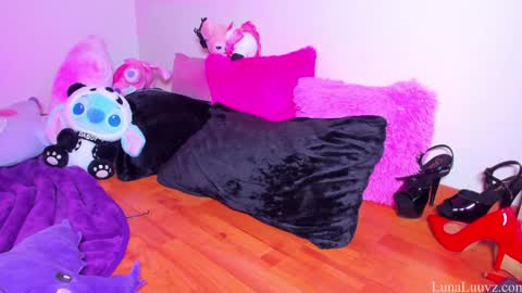 Luna Luuvz online show from 03/05/25, 06:12