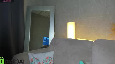 Snapshot of luna_mee chatting on 02/11/26, 07:35 Adele online show from 02/11/26, 07:35