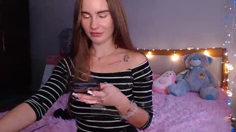 Snapshot of luna_moon77 chatting on 12/06/24, 12:49 Luna online show from 12/06/24, 12:49