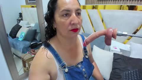 Snapshot of luna_naughty1 chatting on 07/15/26, 06:57 luna_naughty1 online show from 07/15/26, 06:57