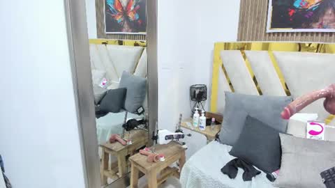 Snapshot of luna_naughty1 chatting on 07/22/26, 06:43 luna_naughty1 online show from 07/22/26, 06:43