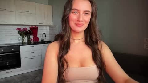 luna_raee online show from 10/05/25, 10:13