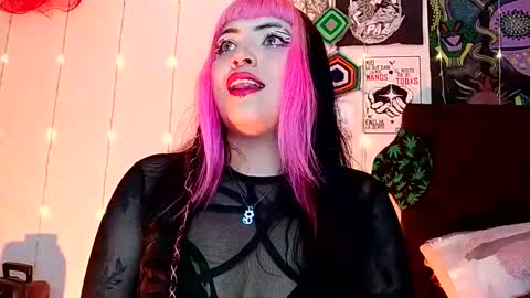 MISS LUNA  online show from 01/01/25, 12:32