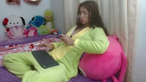 luna_rios69 online show from 02/16/26, 05:14