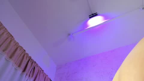 Luna online show from 04/01/26, 01:41