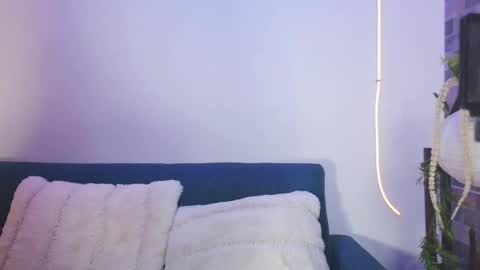 luna_valen online show from 04/21/26, 04:30