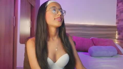 luna_valen online show from 07/27/26, 08:38
