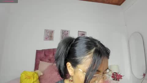 luna_velveth1 online show from 04/21/26, 10:43