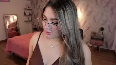  Luna online show from 10/08/25, 02:53