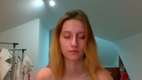 L U N A  online show from 12/02/24, 05:59