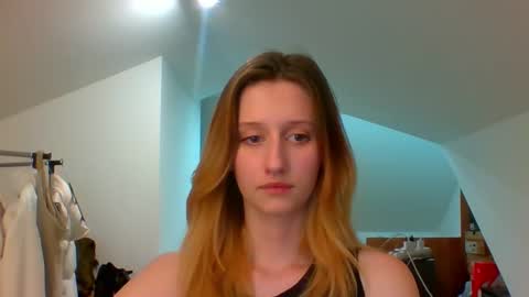 L U N A  online show from 12/27/24, 03:04