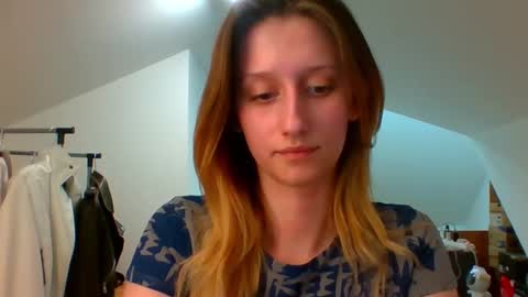 L U N A  online show from 02/12/25, 04:11