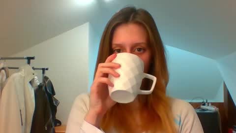 L U N A  online show from 03/12/25, 03:40